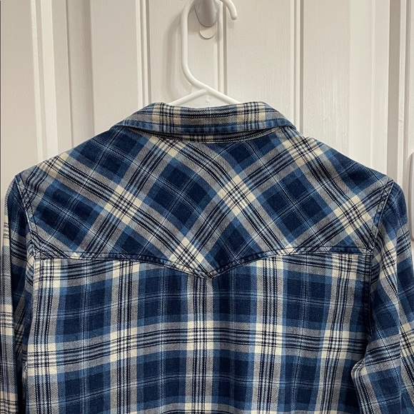 American Eagle  Navy Plaid Shirt Pearlized Snap buttons Coastal Cowgirl - Picture 6 of 8